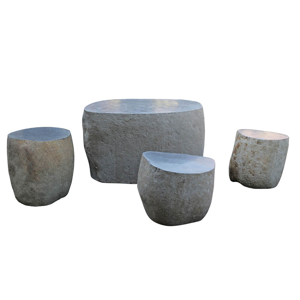 Massiver Steinhocker aus Flussstein für draußen  - Osaka