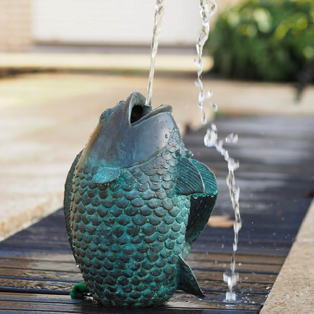 Grüner Bronze Wasserspeier Fisch - Pisco