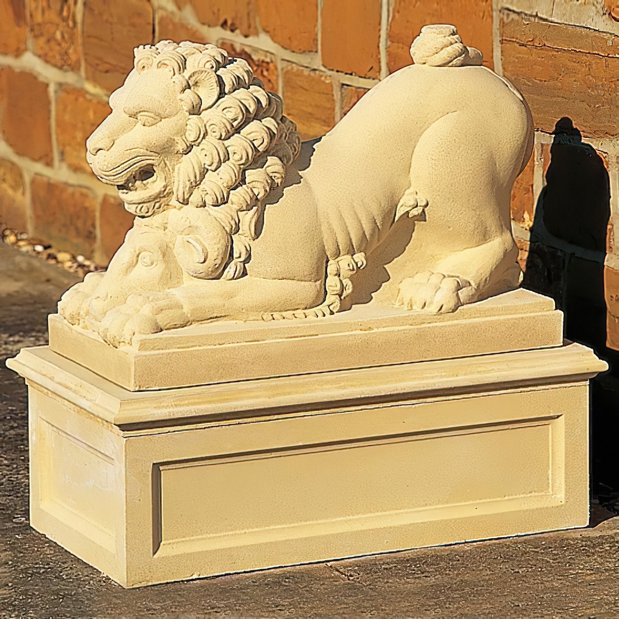 Stein Podest für Löwen Skulptur - Leonis / Sand