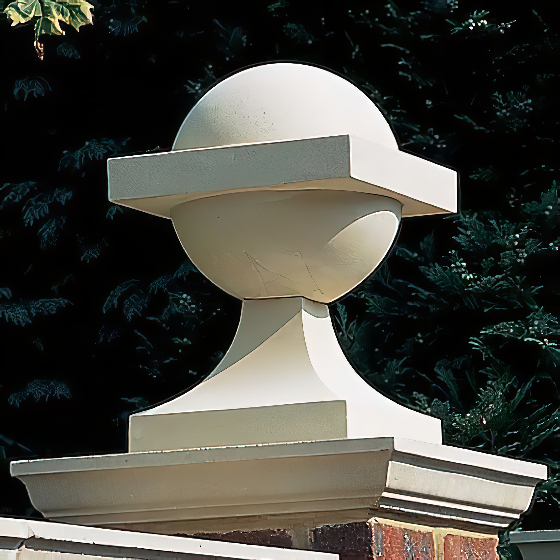 Antik Abdeckplatte mit Stein Kugel / Sand