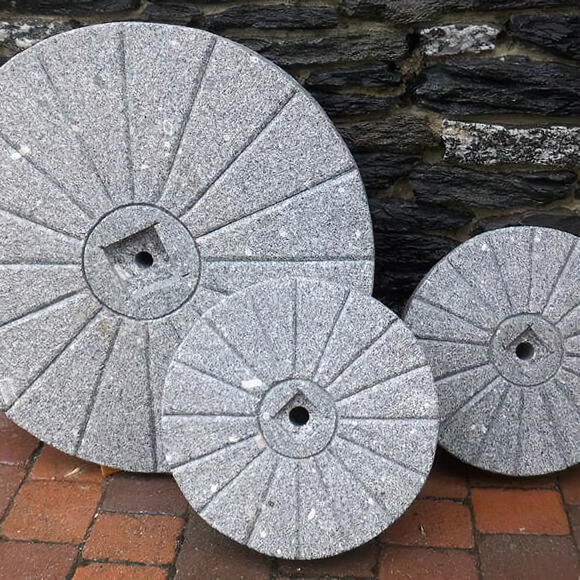 Mühlstein aus Granit kaufen - Mühlsteine / 45cm