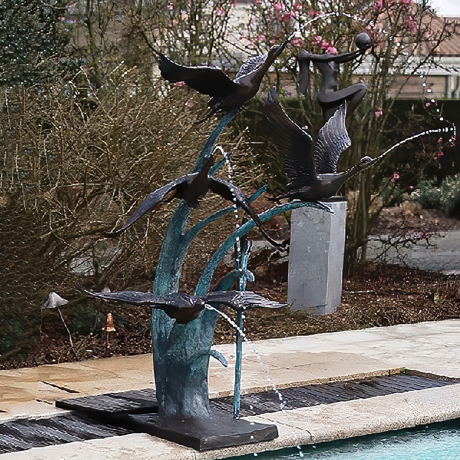 Großer Bronze Wasserspeier - Enten fliegen - Wasserflug