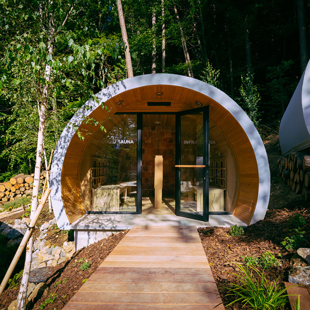 XXL Infrarotsauna für den Außenbereich mit 12 Plätzen - Ravika / Außenverkleidung mit Kokosmatte