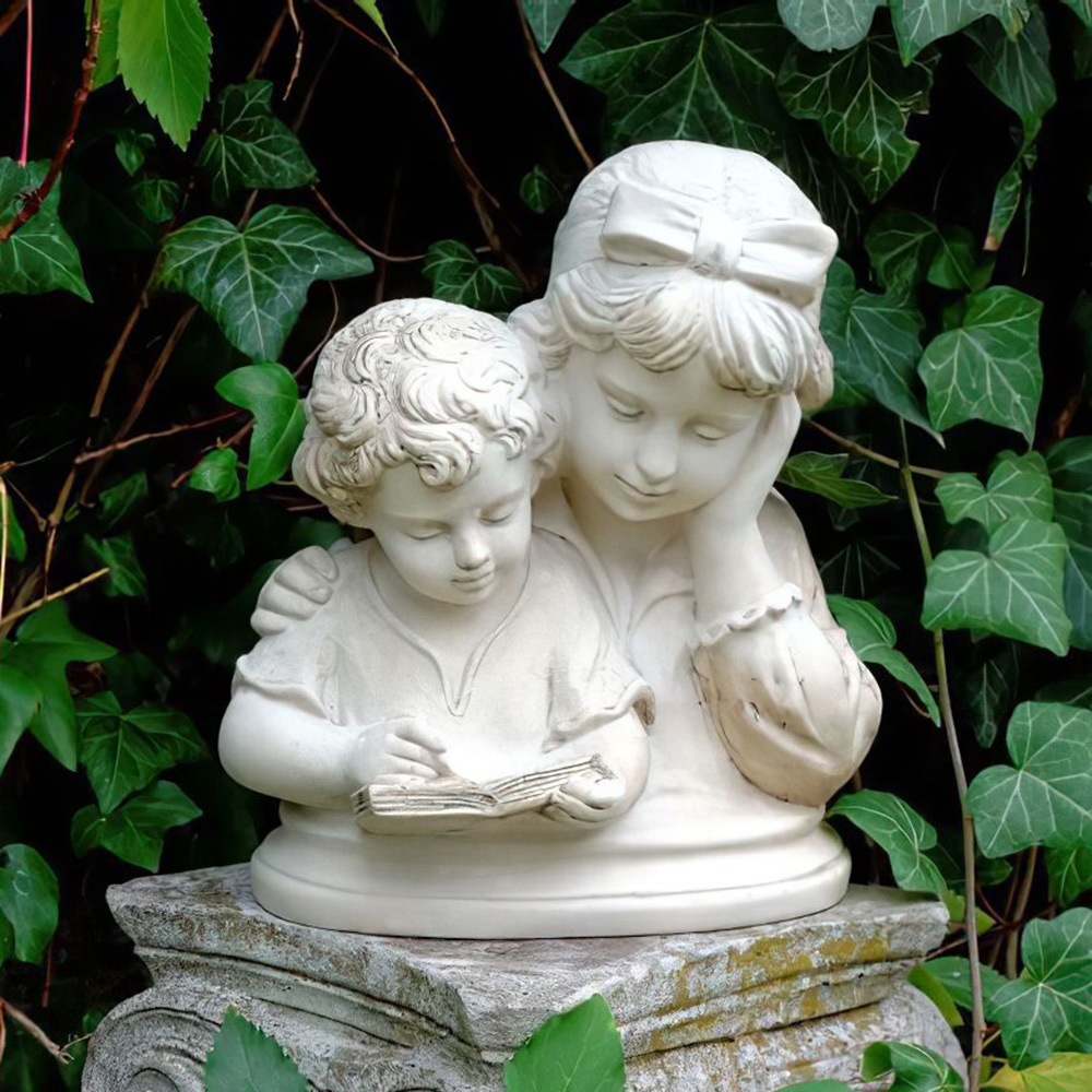 Stilvolle Gartenbüste aus Steinguss - Geschwister Kinder beim gemeinsamen Lesen - Greta & Ivano / Etna