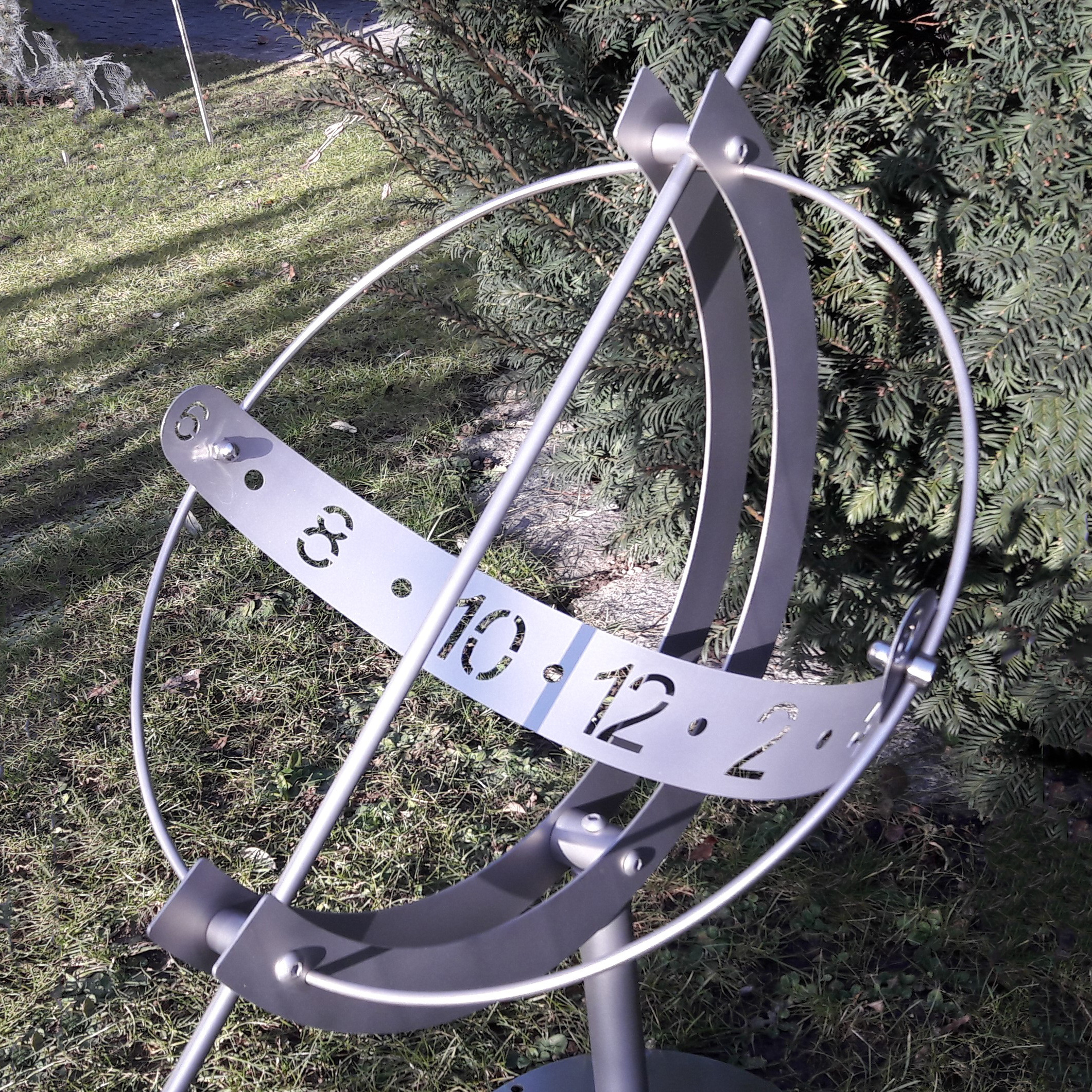 Moderne Garten Sonnenuhr aus Edelstahl mit arabischen Ziffern - Milenium-2