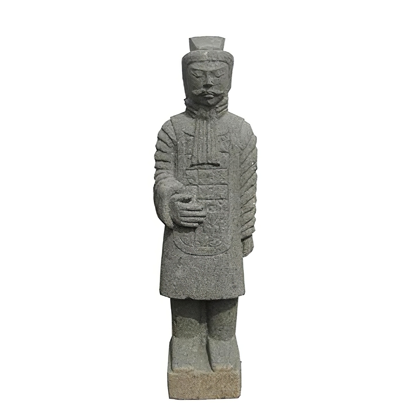 Grauer steinerner Terrakotta-Krieger als Gartenfigur auf weißem Hintergrund