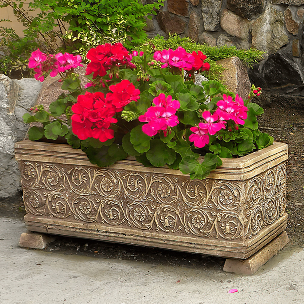 Dekorativer Steinguss Pflanztrog mit floraler Verzierung - Evando / Olimpia