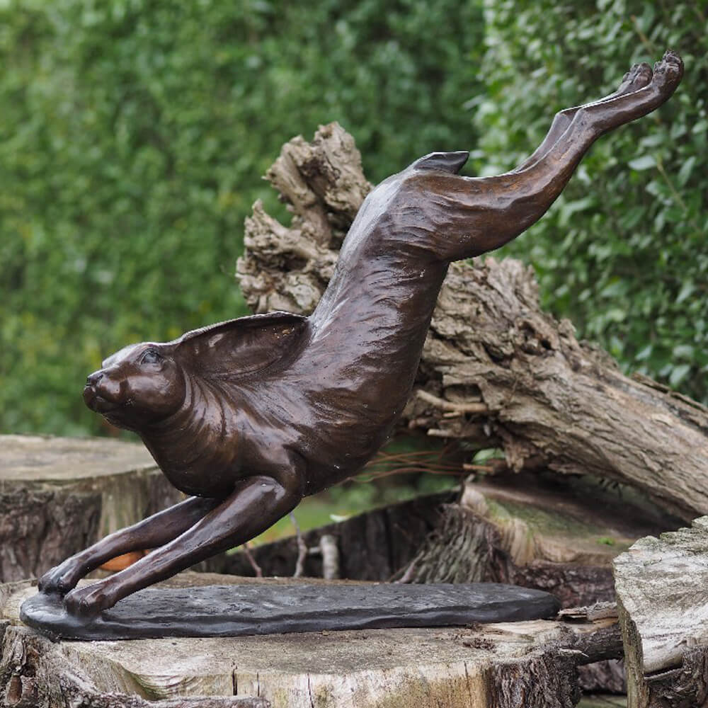 Springender Hase aus Bronze lebensgroß - Hase Rico