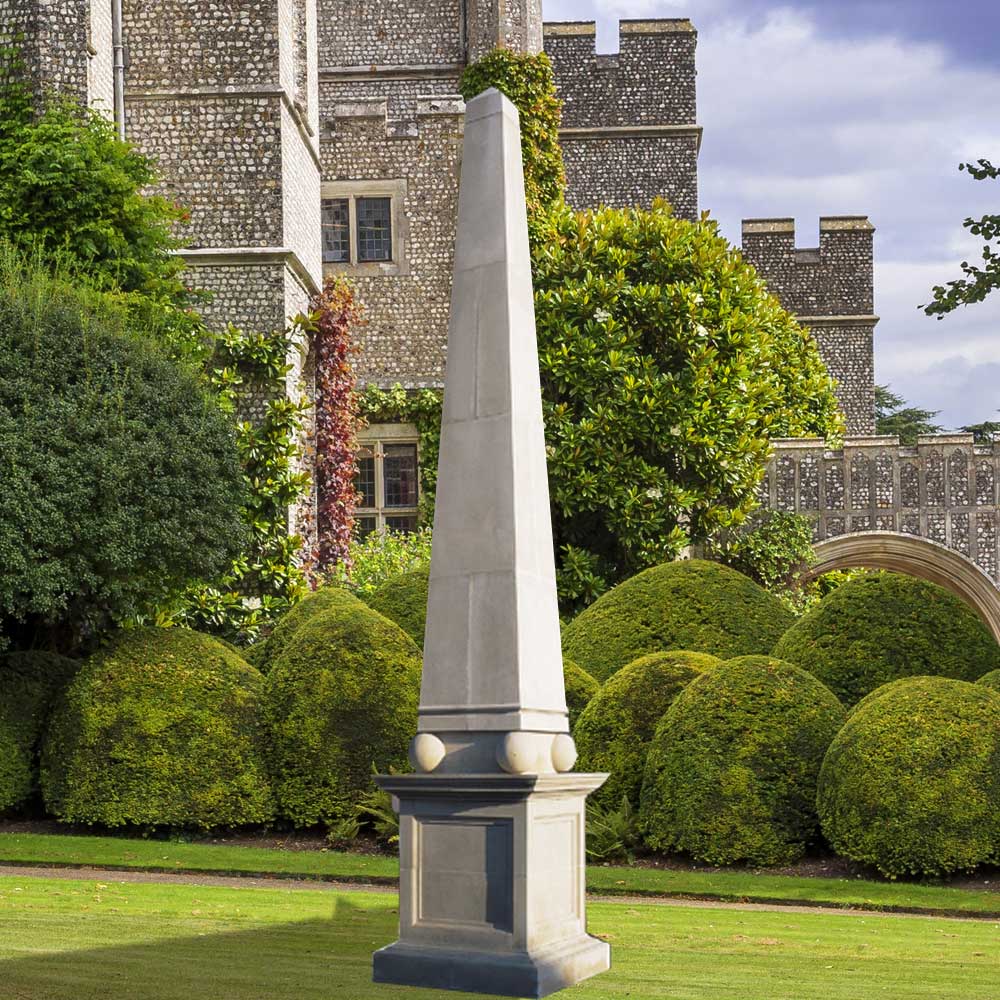 Ägyptischer Garten Obelisk - Triphis / Sand