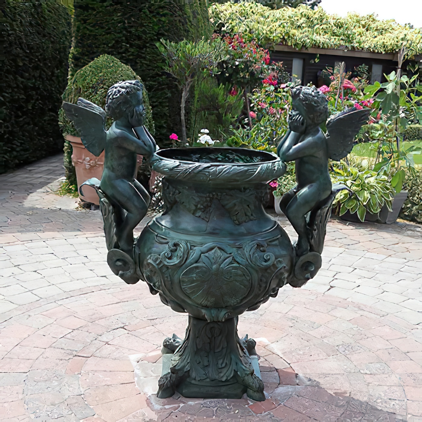 Hochwertiges Bronze  Pflanzgefäß mit Engeln