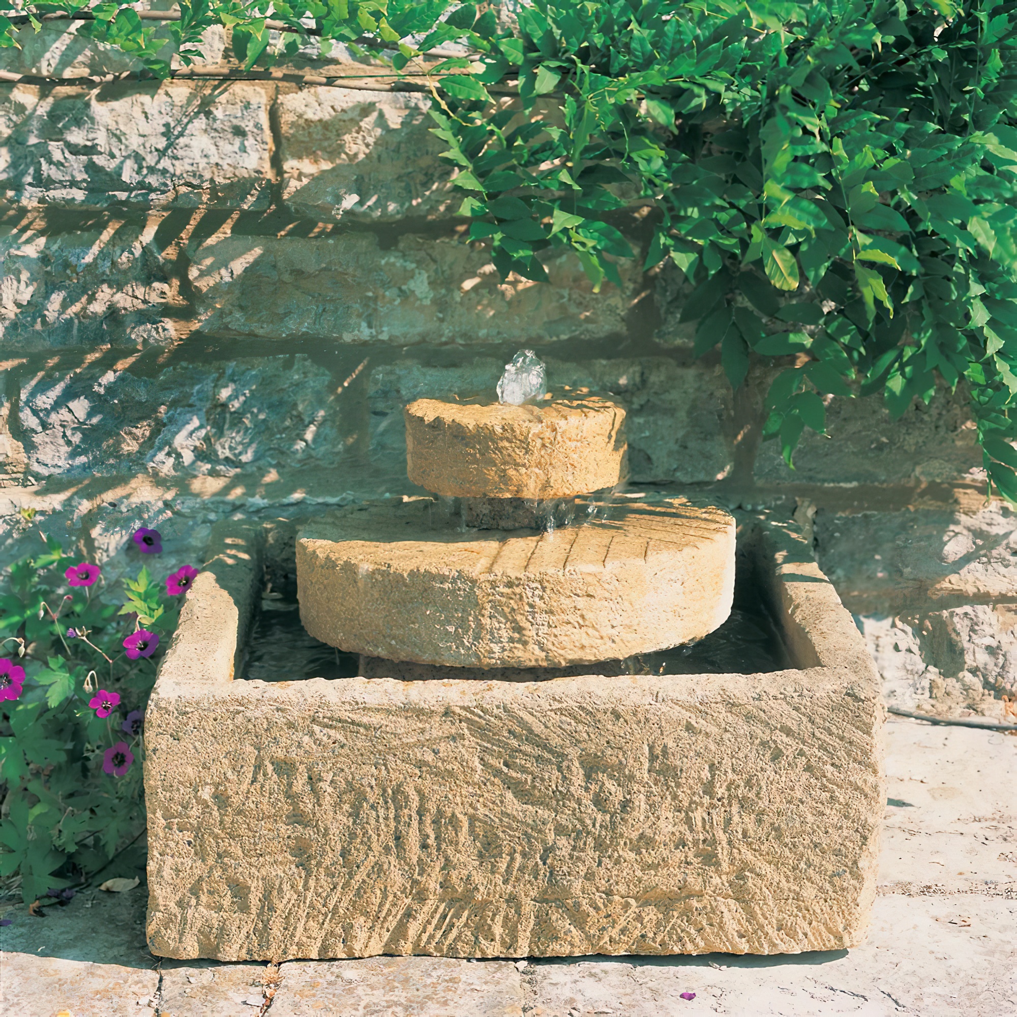 Kaskaden Springbrunnen aus Steinguss - Auvergne