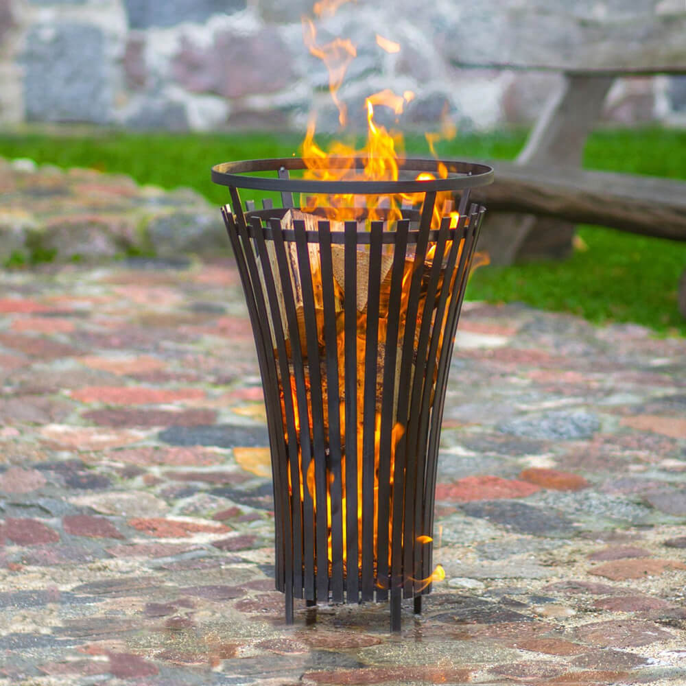 Hoher Feuerkorb aus Stahl - Feuerstelle für draußen - Kyra Feuerkorb / ohne Bodenschale