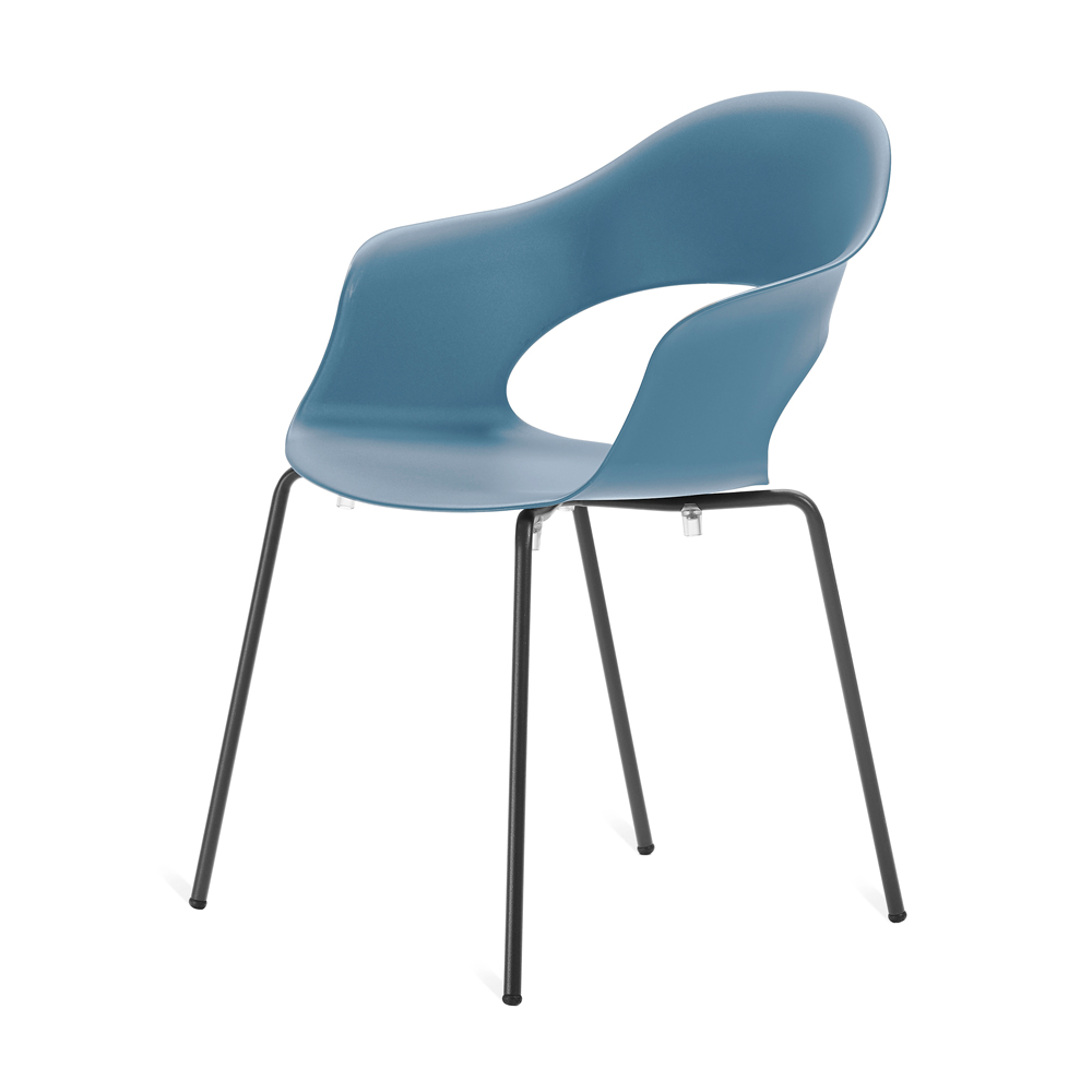 Blauer Kunststoff-Gartenstuhl mit ergonomischem Design und vier schwarzen Metallbeinen