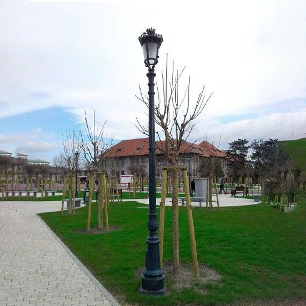 Klassische Straßenbeleuchtung aus Gusseisen mit antiker Leuchte - Sveinbjörn