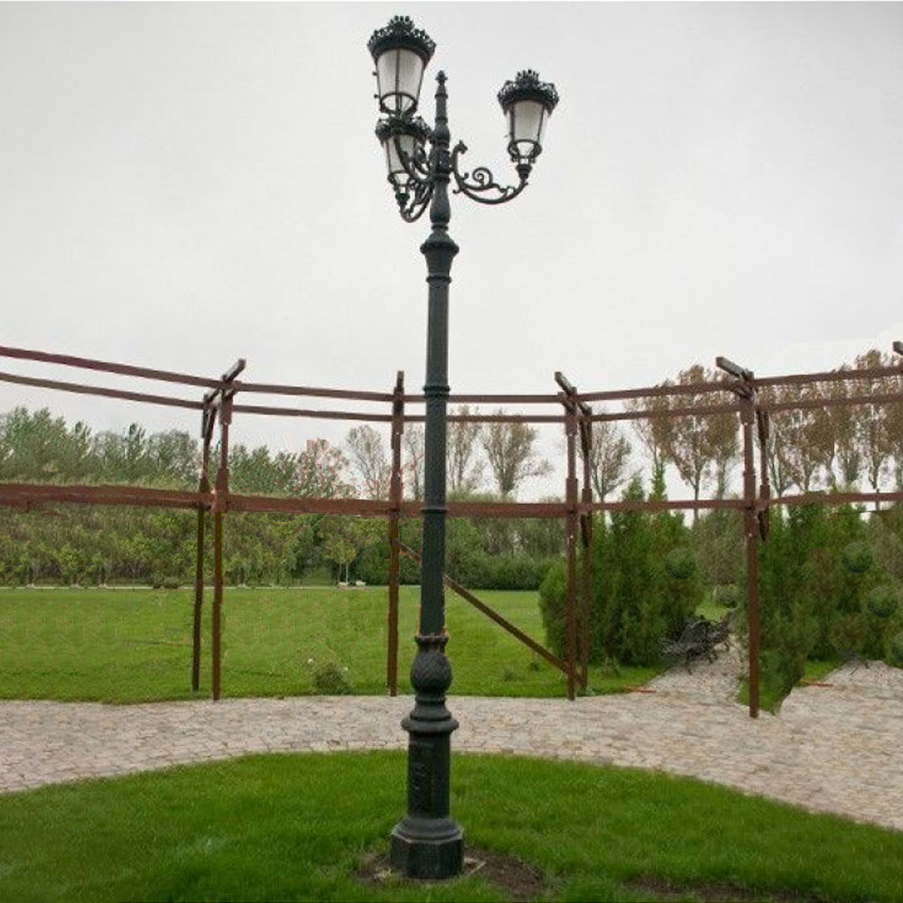 Dekorative Straßenbeleuchtung aus Gusseisen mit Verzierung  - Zorleifur