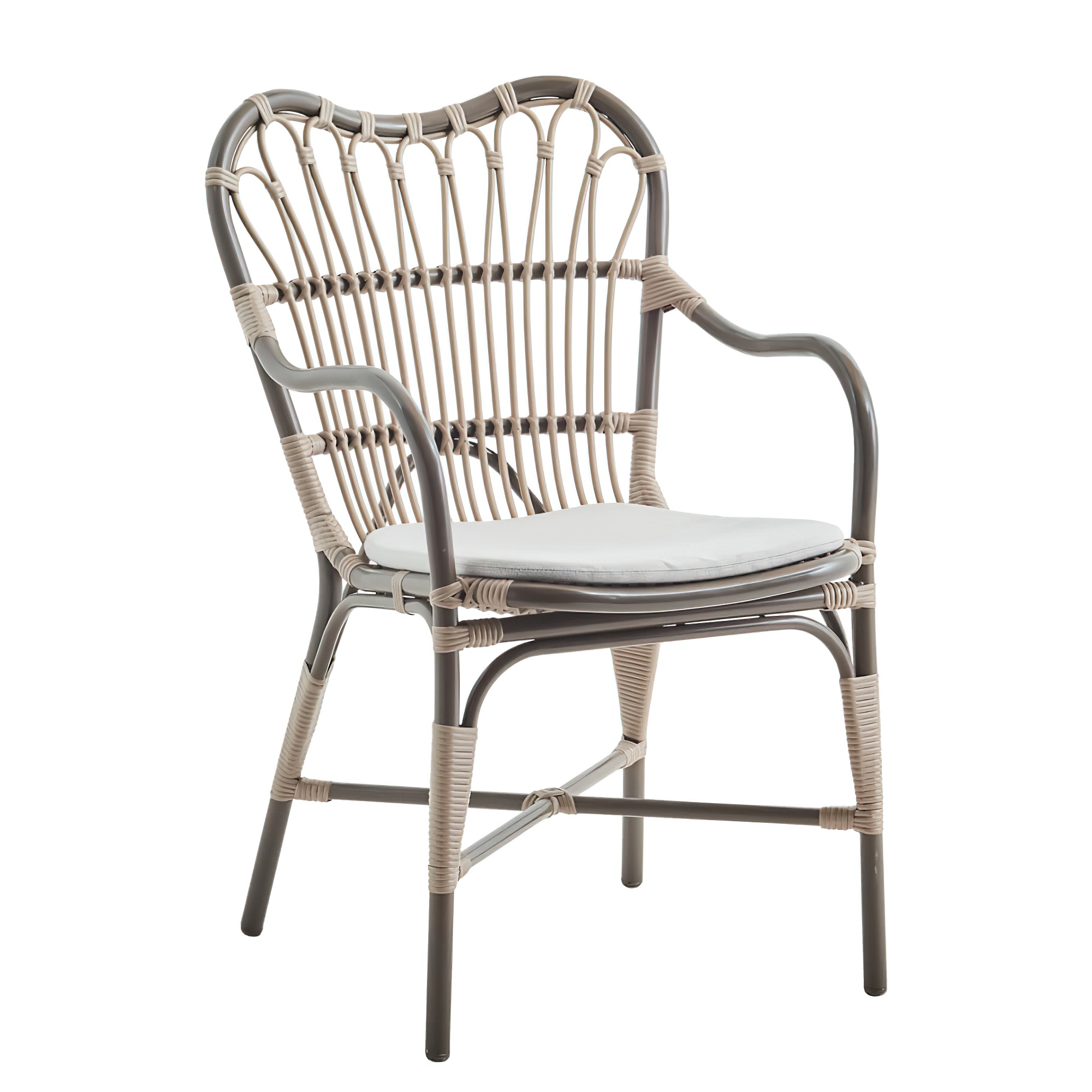 Moccachino farbener Stuhl für den Garten mit Arm- und Rückenlehne - Gartenstuhl Finja / ohne Sitzkissen