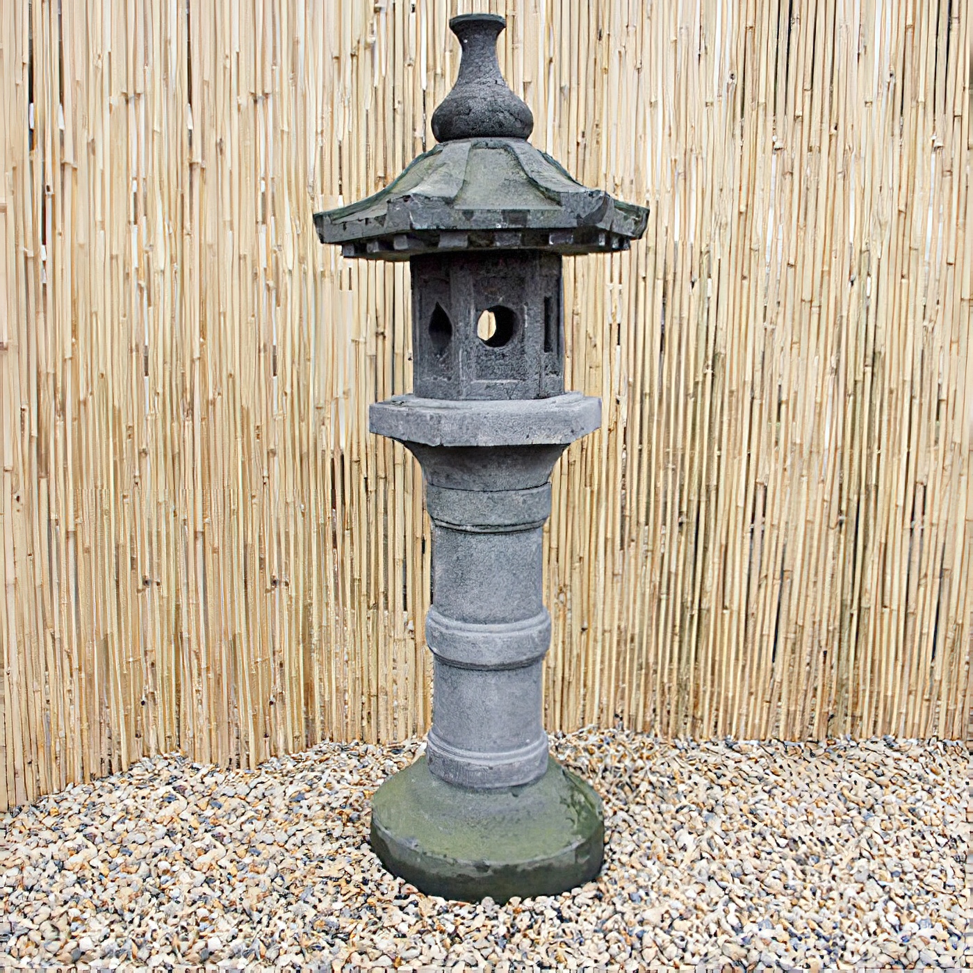 Kunstvolle Japan Laterne für den Garten Lavastein Unikat / 120 cm