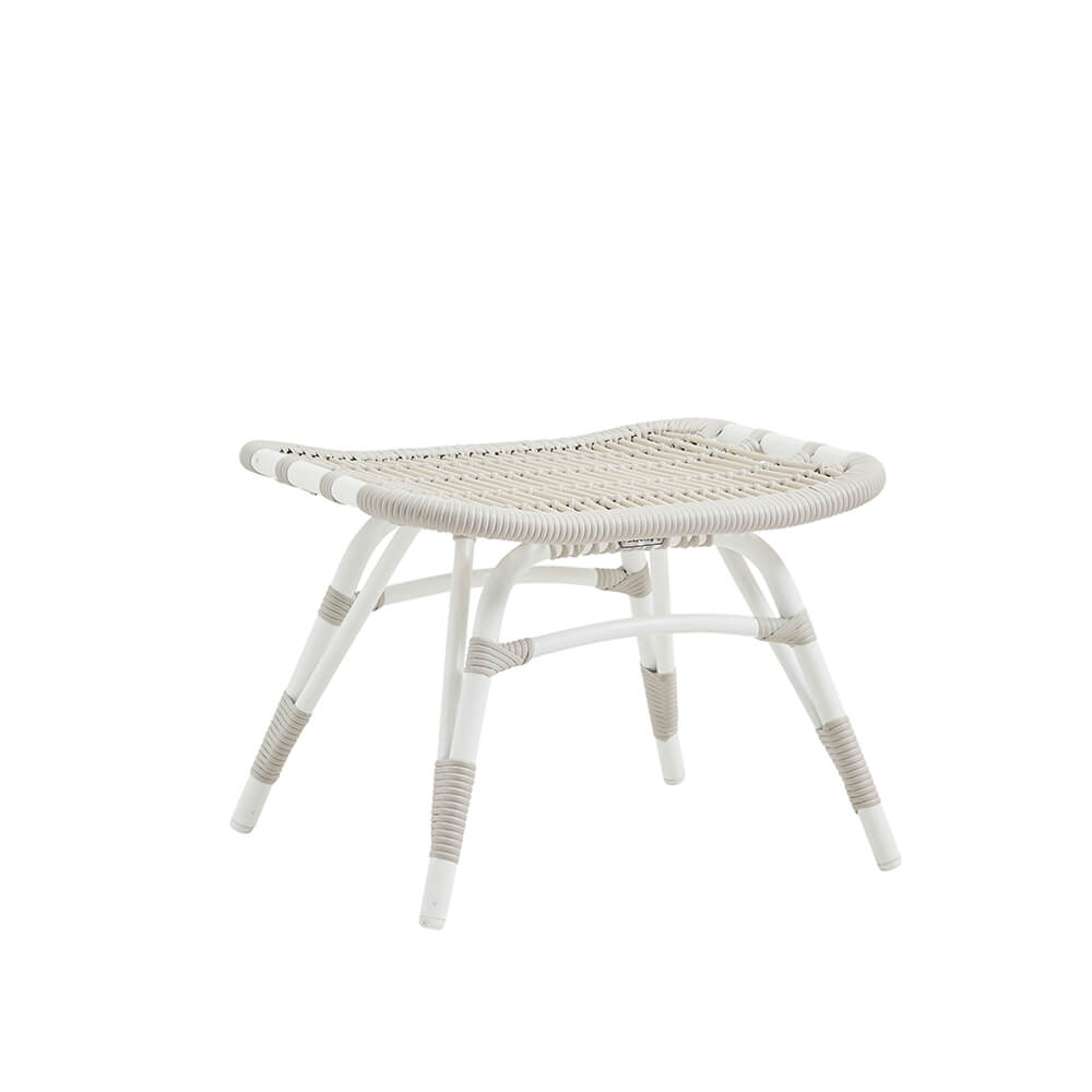 Wetterfeste Fußbank in Weiß mit Rattan-Look - Fußbank Elina / ohne Kissen