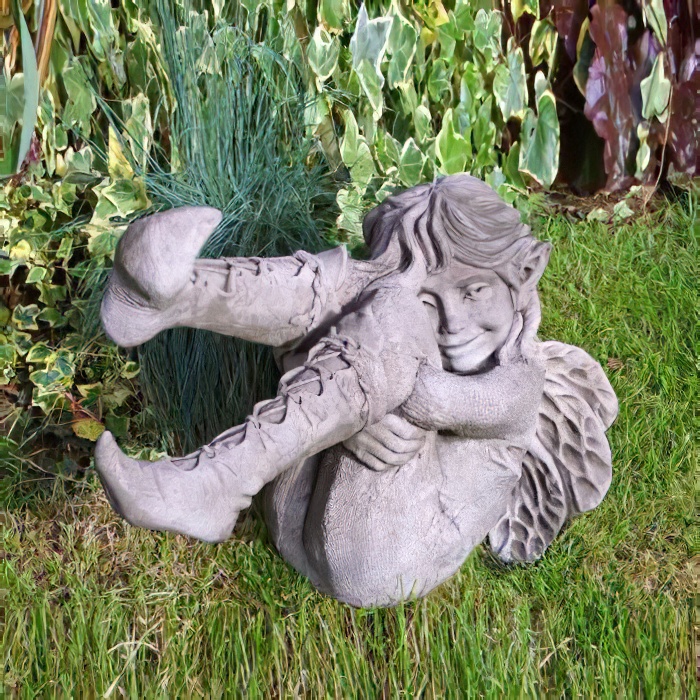 Gartenelfe Faith - Dekofigur aus Steinguss