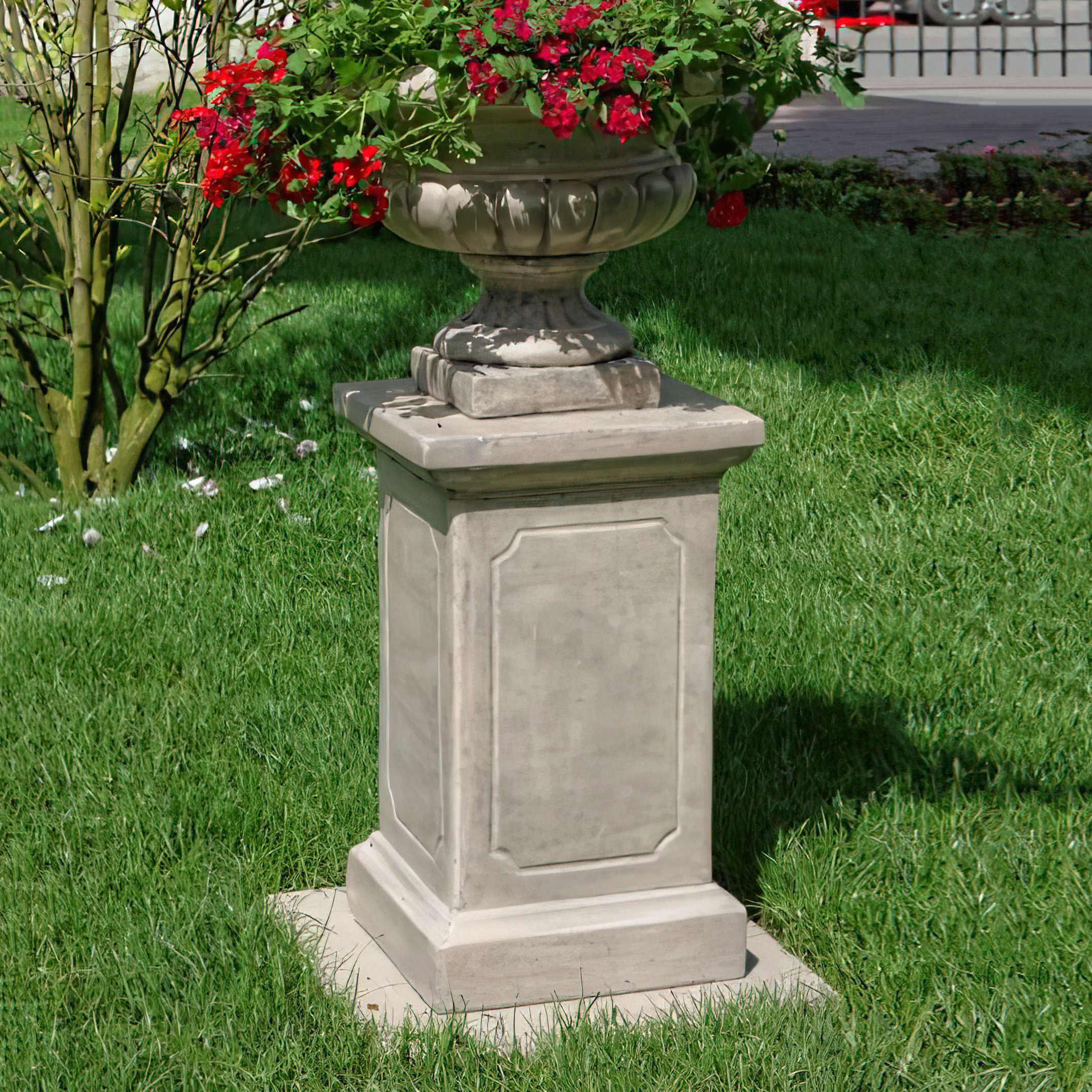 Elegantes Stein Podest für den Garten - eckig - Graziano / Etna