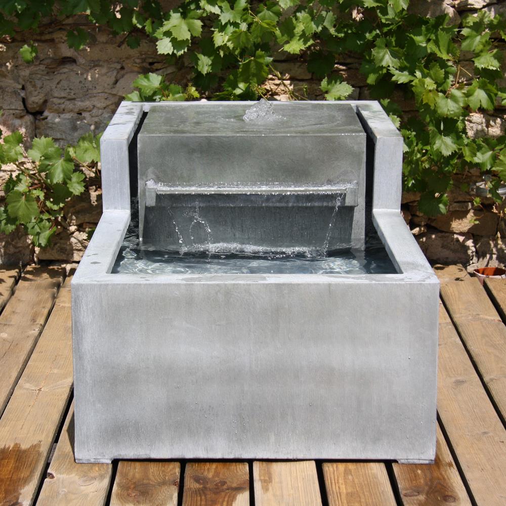 Moderner Zink Springbrunnen - Sienna