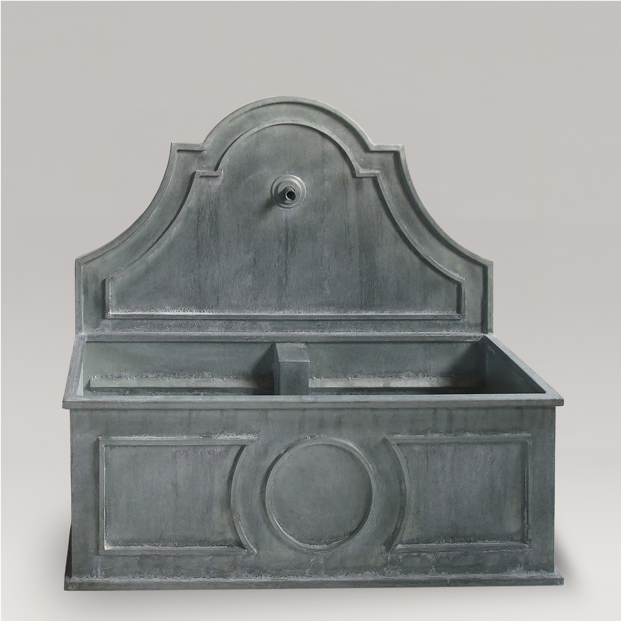 Großer Zink Wandbrunnen - Monumento