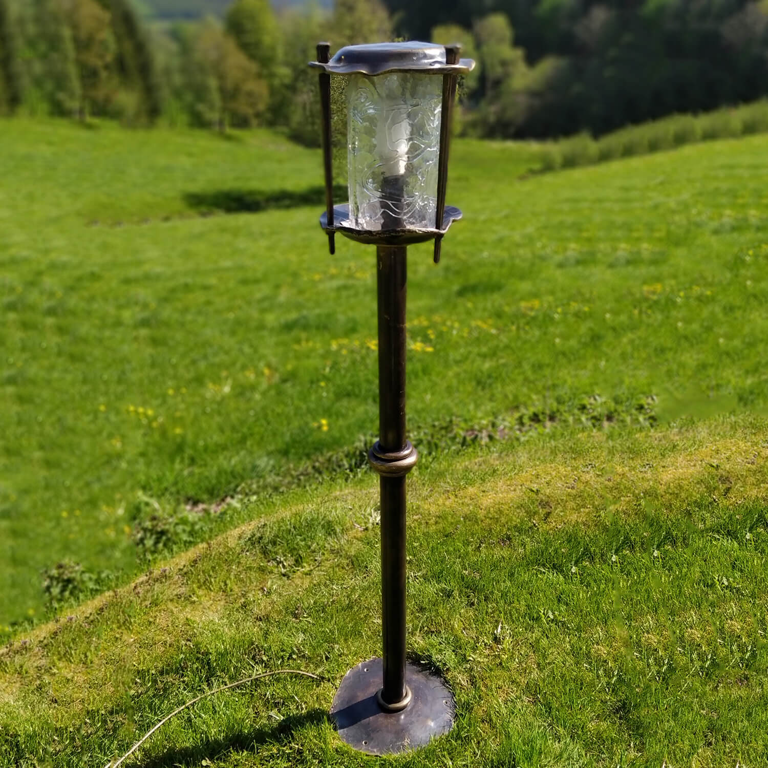 Standleuchte für draußen aus Schmiedebronze & Kristallglas - Heroma