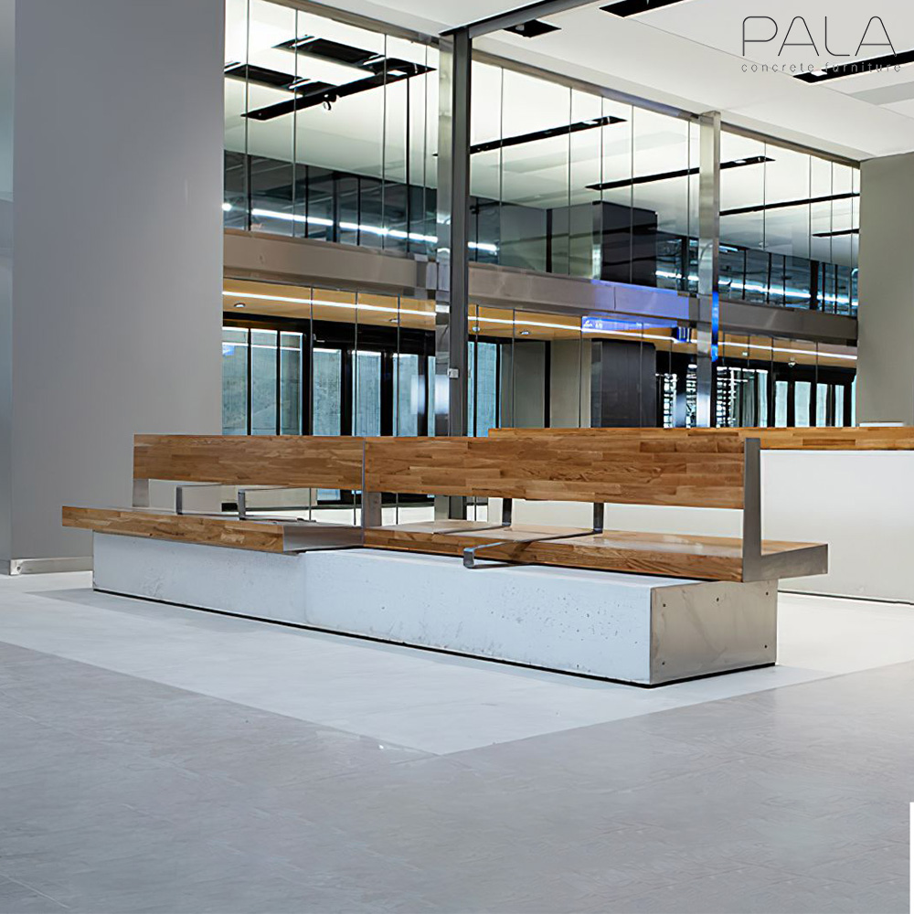 Wetterfeste Sitzmöglichkeit für den Stadtbereich aus Beton und Lärchenholz - Olavi