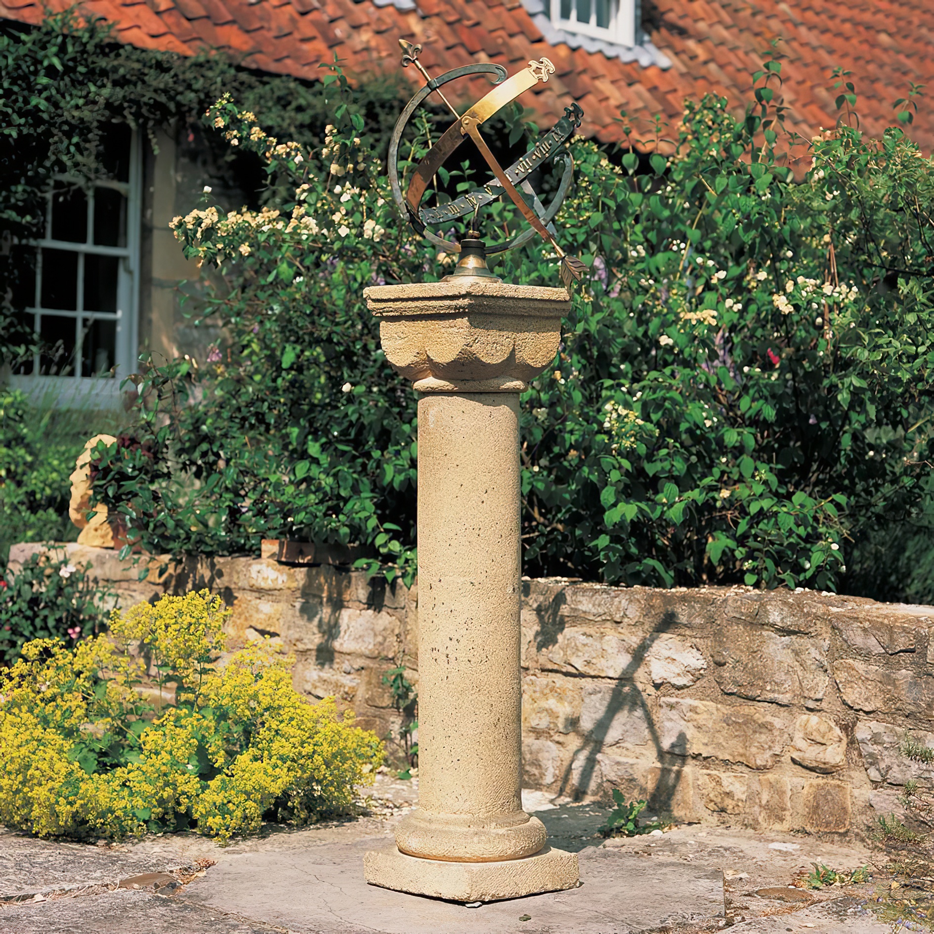 Garten Steinsäule historisch - Scarlett