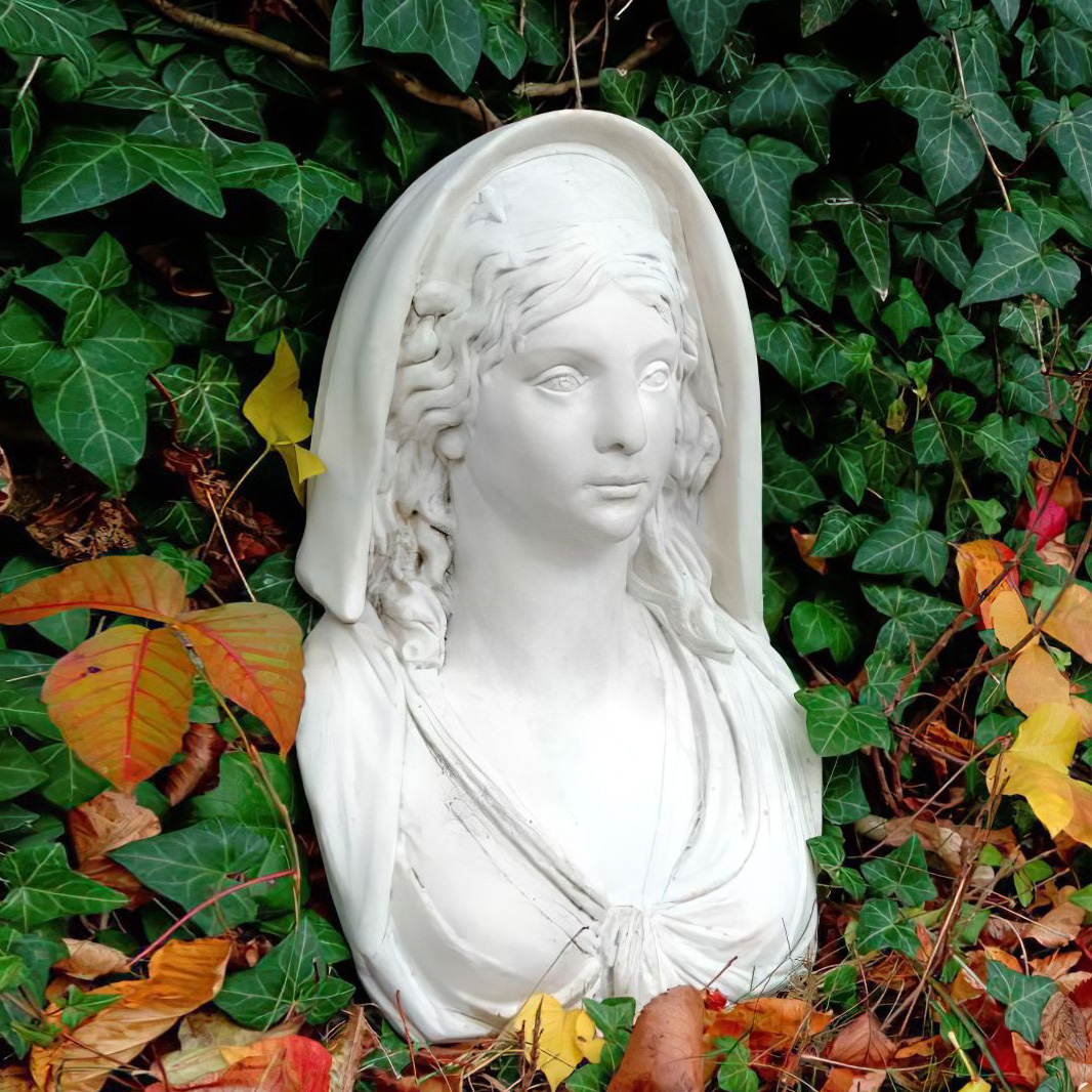 Dekorative Frauen Büste aus Steinguss für den Garten - Nicole / Etna