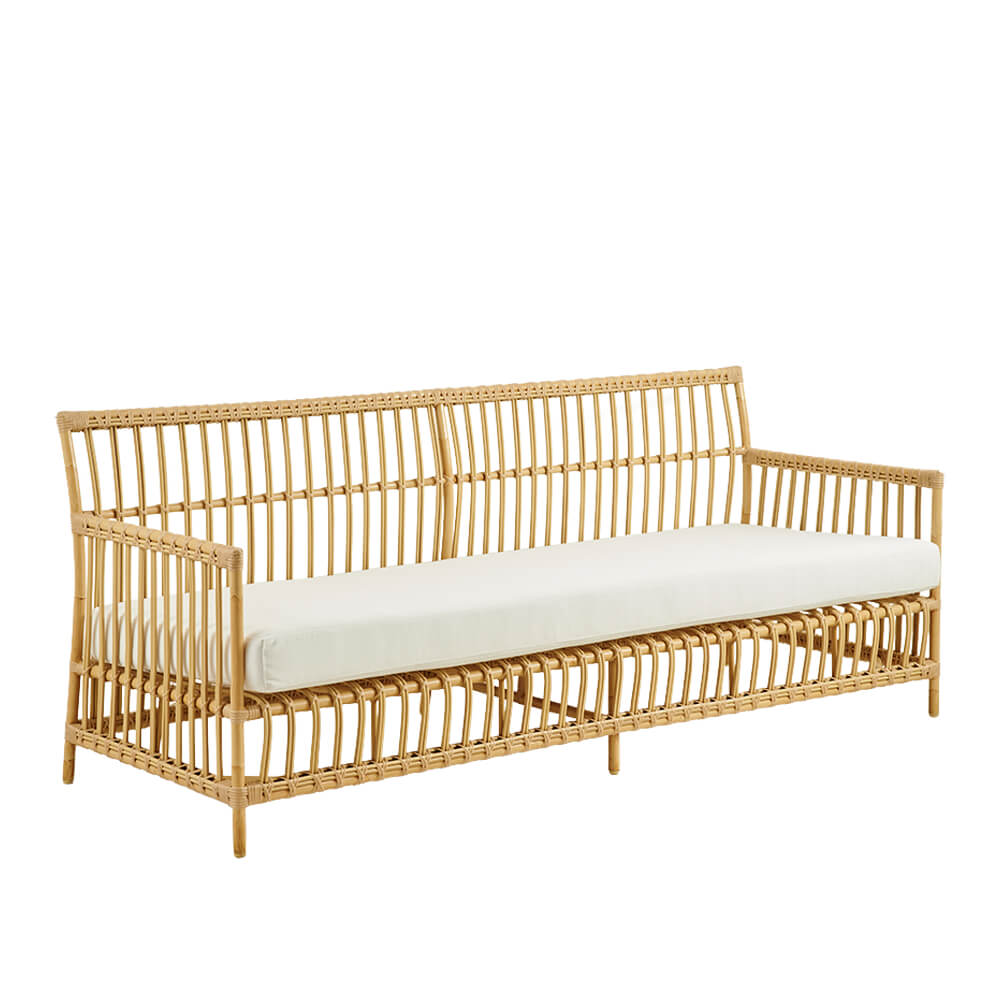 Holzfarbene 3-Sitzer Gartenbank mit Rückenlehne und Kissen - Bank Caya / ohne Sitz- und Rückenkissen