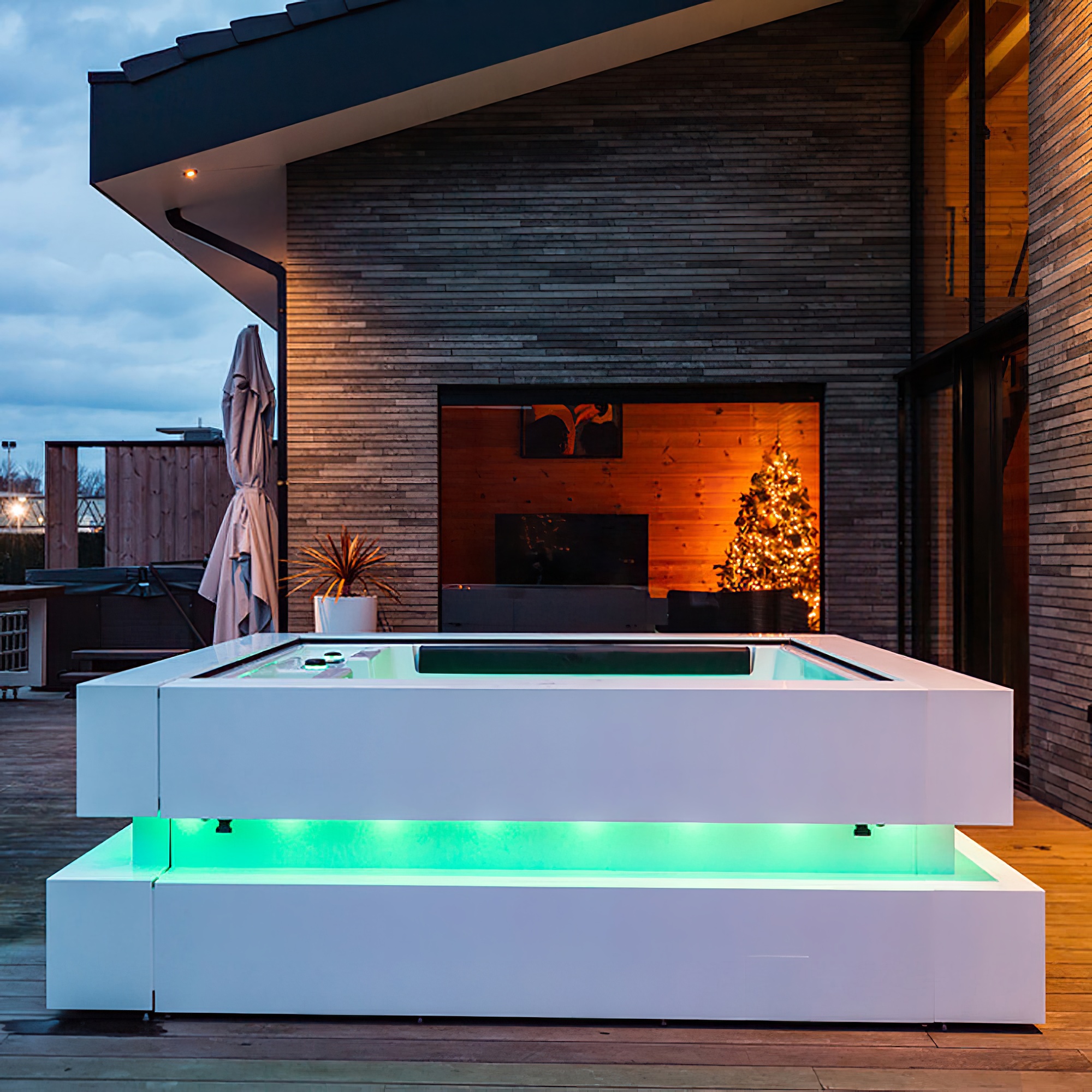 Moderner Luxus Whirlpool mit 4 Plätzen aus HPL und Acryl - Onuris / Außenverkleidung Walnut