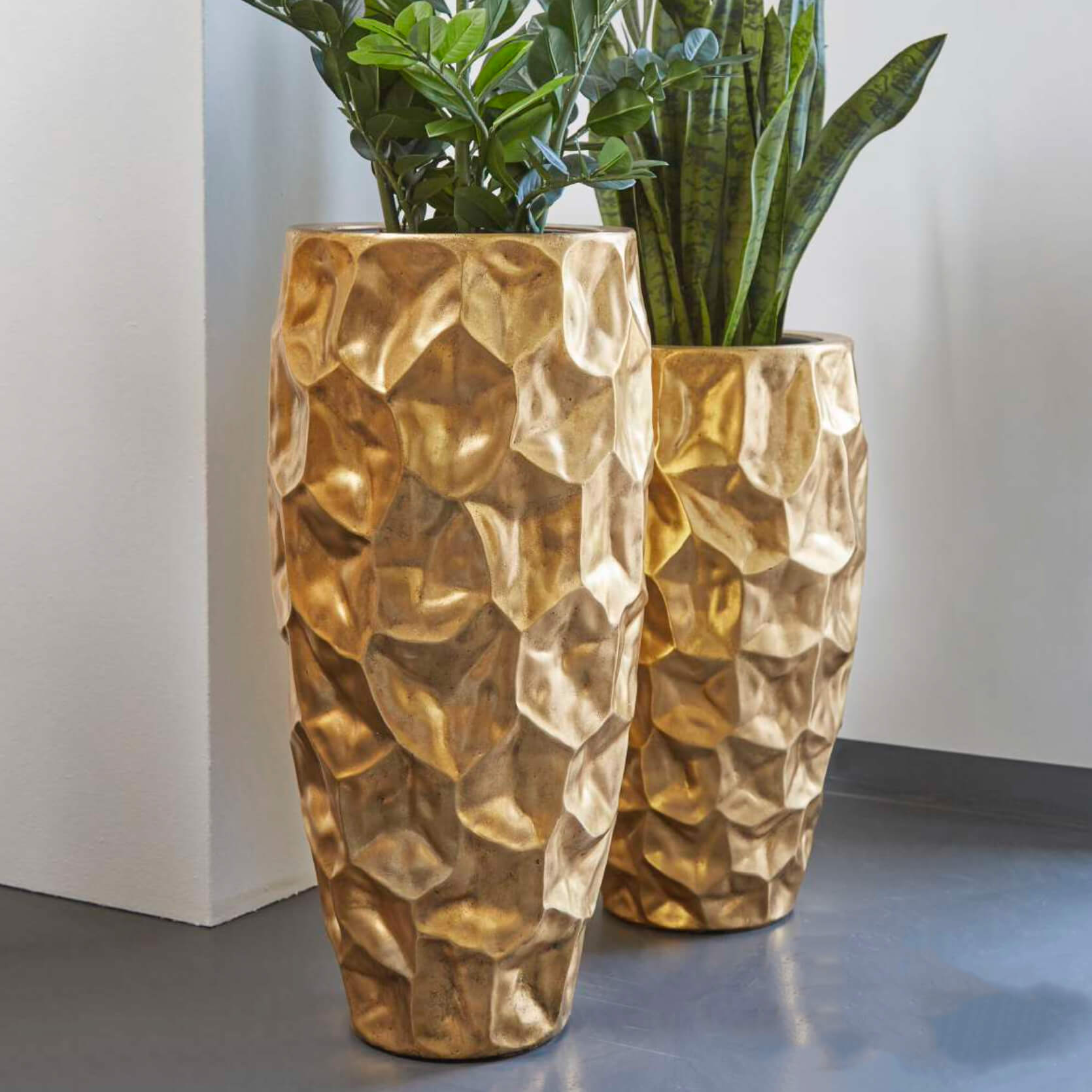 Moderne Indoor Pflanzvase aus Polystone - goldfarben - Restandor / 75x42cm (HxDm)