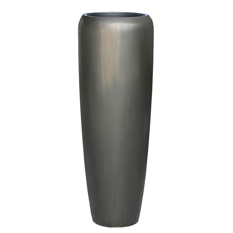 Grand vase de jardin mince en métal avec une surface brillante