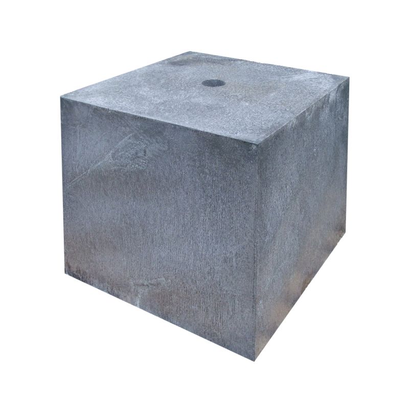 Tavolo cubo semplice in cemento grigio per una decorazione elegante del giardino
