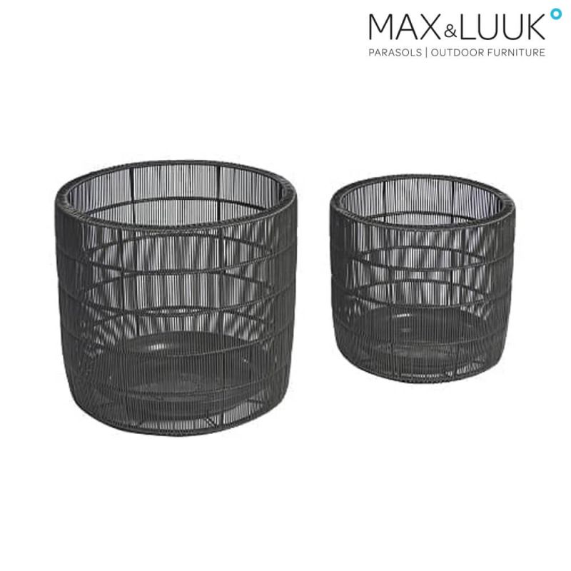 Deux paniers ronds en treillis métallique noir pour décoration de jardin ou rangement