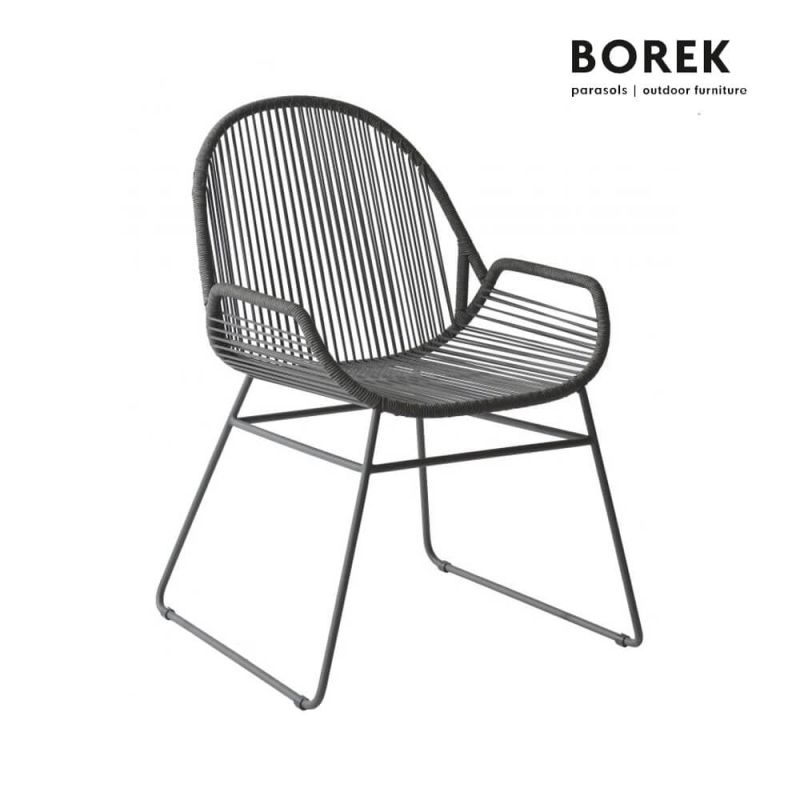 Sedia da giardino nera in metallo con design elegante