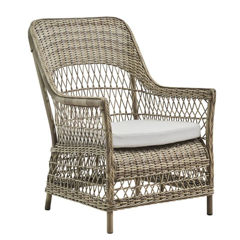 Poltrona da giardino moderna in materiale intrecciato con comodo cuscino chiaro