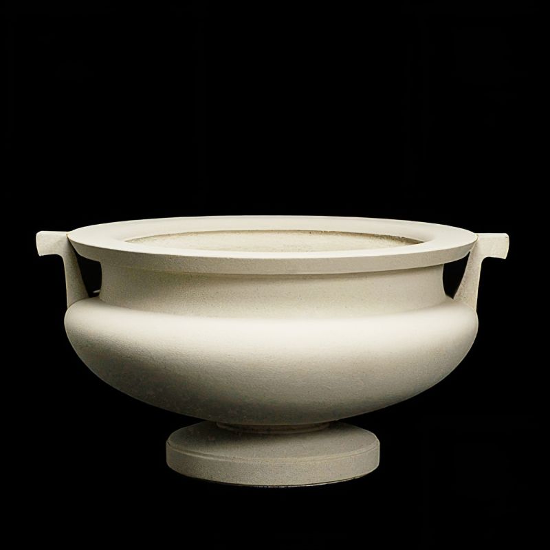 Bol décoratif blanc pour jardin sur fond noir