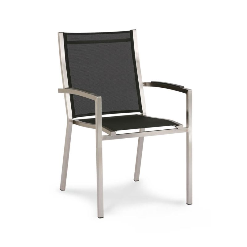 Chaise de jardin noire simple avec structure métallique, idéale pour l'extérieur