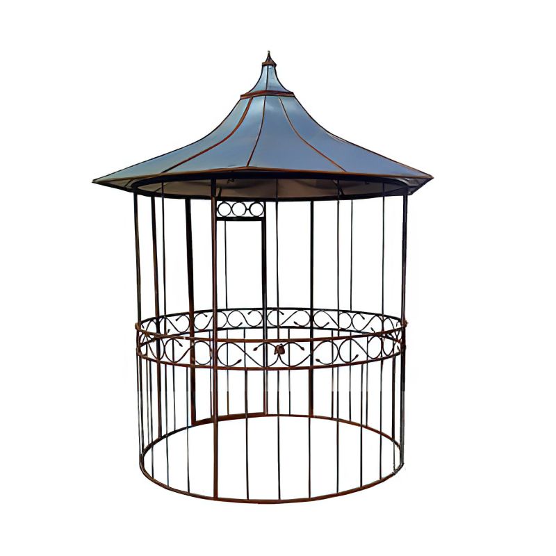 Pavillon métallique simple avec toit arrondi comme décoration de jardin