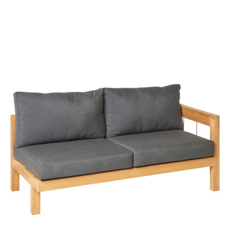 Divano da giardino moderno con struttura in legno chiaro e comodi cuscini grigi