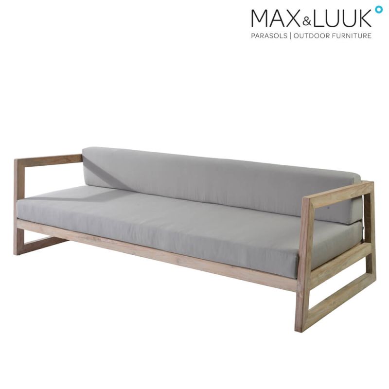 Canapé de jardin gris avec structure en bois sur fond blanc