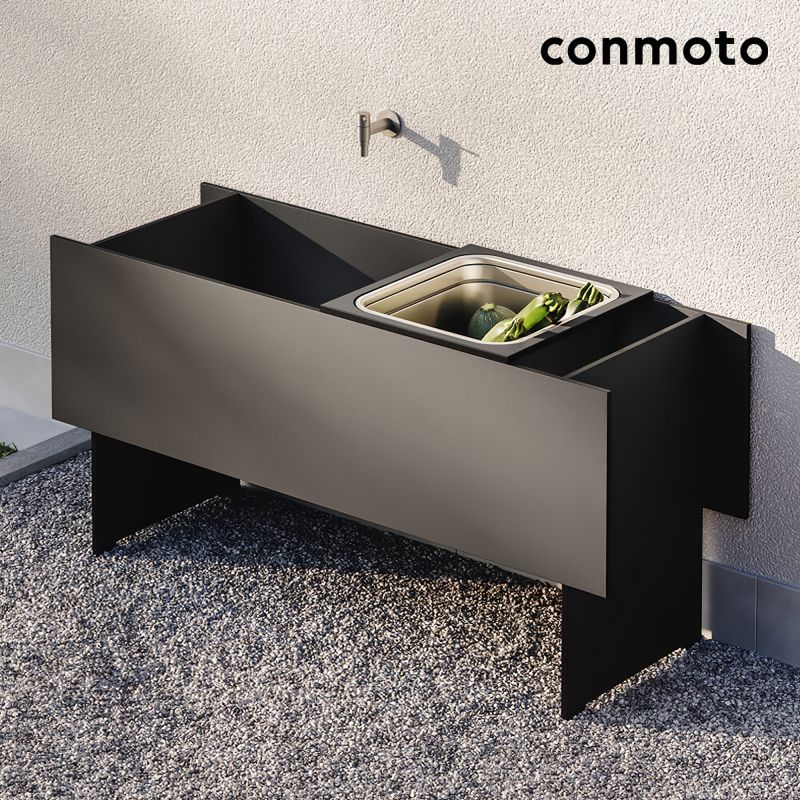 Stazione di lavaggio da giardino nera con lavabo montata a parete, ideale per decorazioni e mobili da giardino