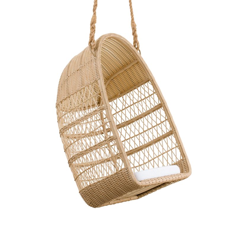 Poltrona sospesa in rattan con cuscino, ideale per decorazioni da giardino e relax all'aperto